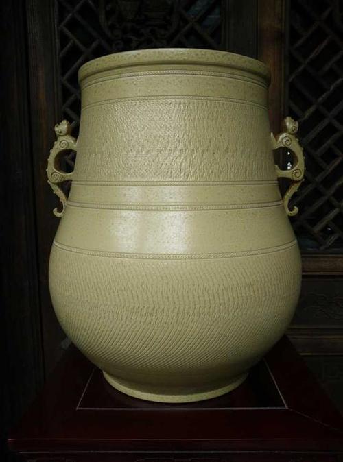 高级工艺美术师,中国陶瓷设计艺术大师,浙江省工艺美术大师,国家级非