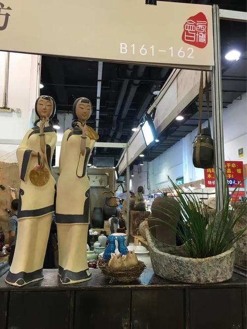 作为物质产品,它反映着一定时代,一定社会的物质的和文化的生产水平